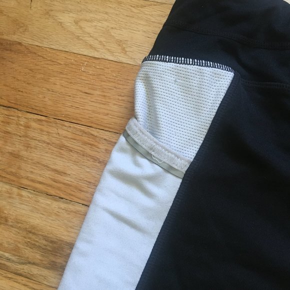 Athleta Dobby Be Free Knicker Black & White Small - Picture 6 of 6